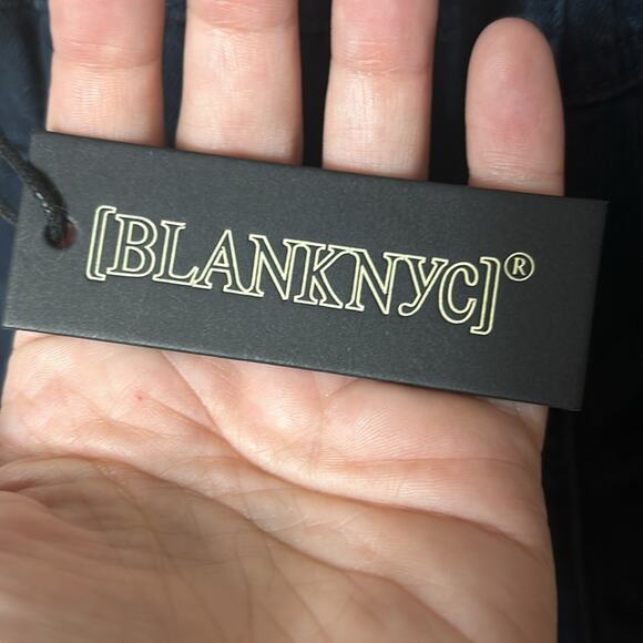 NWT Blank NYC dark rinse paperbag waist utility denim jean shorts - Picture 9 of 10